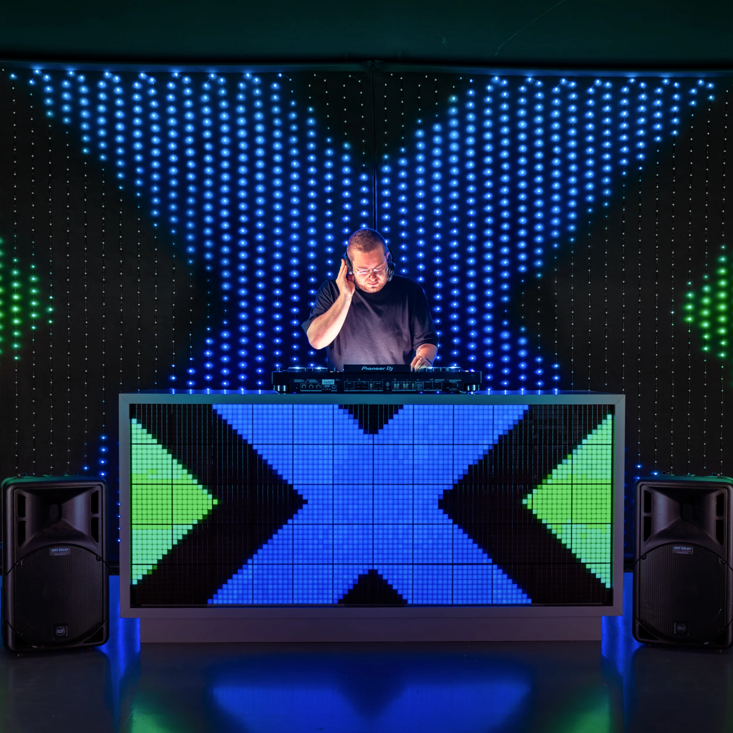 Lightwall - Image 4